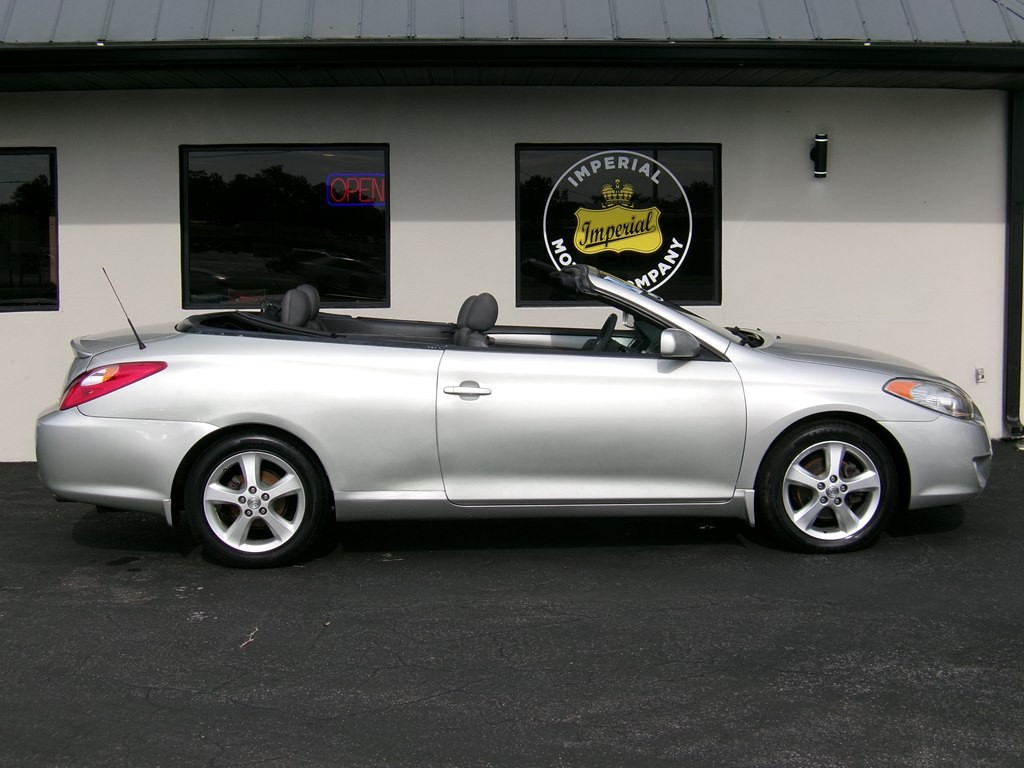 2004 Toyota Camry Image 12