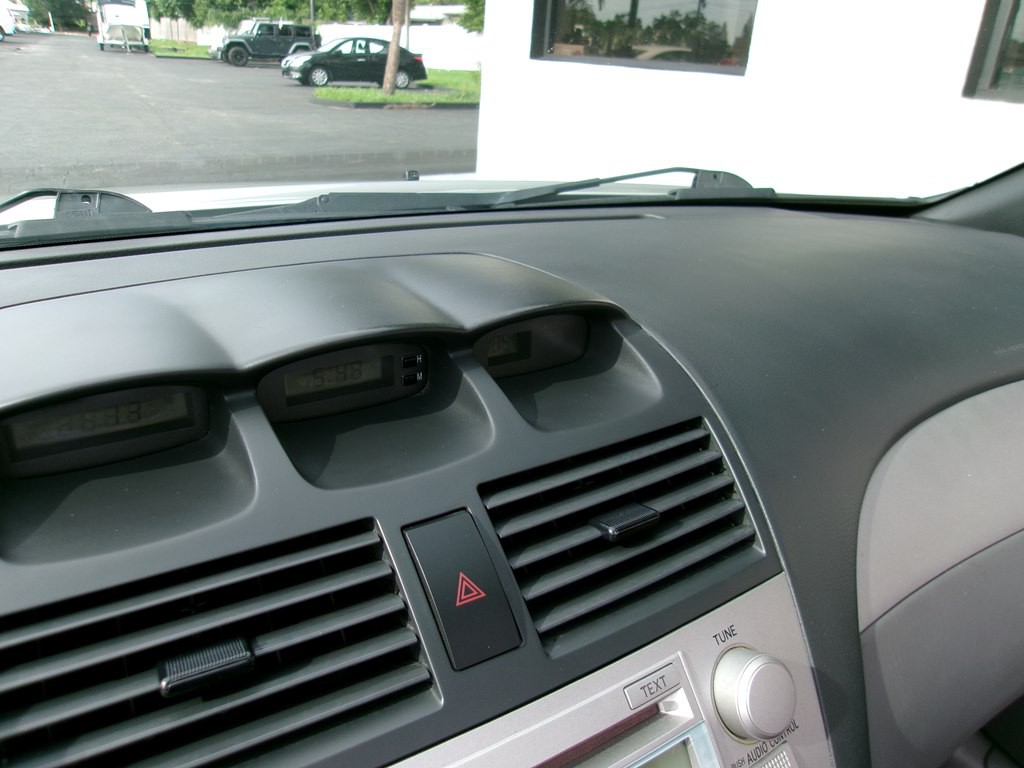 2004 Toyota Camry Image 71