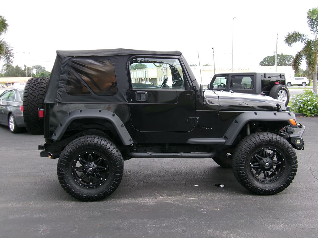 1997 Jeep Wrangler Image 12