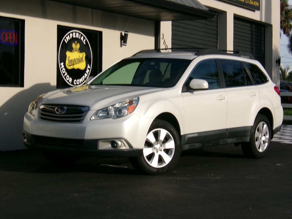 2011 Subaru Outback Image 1