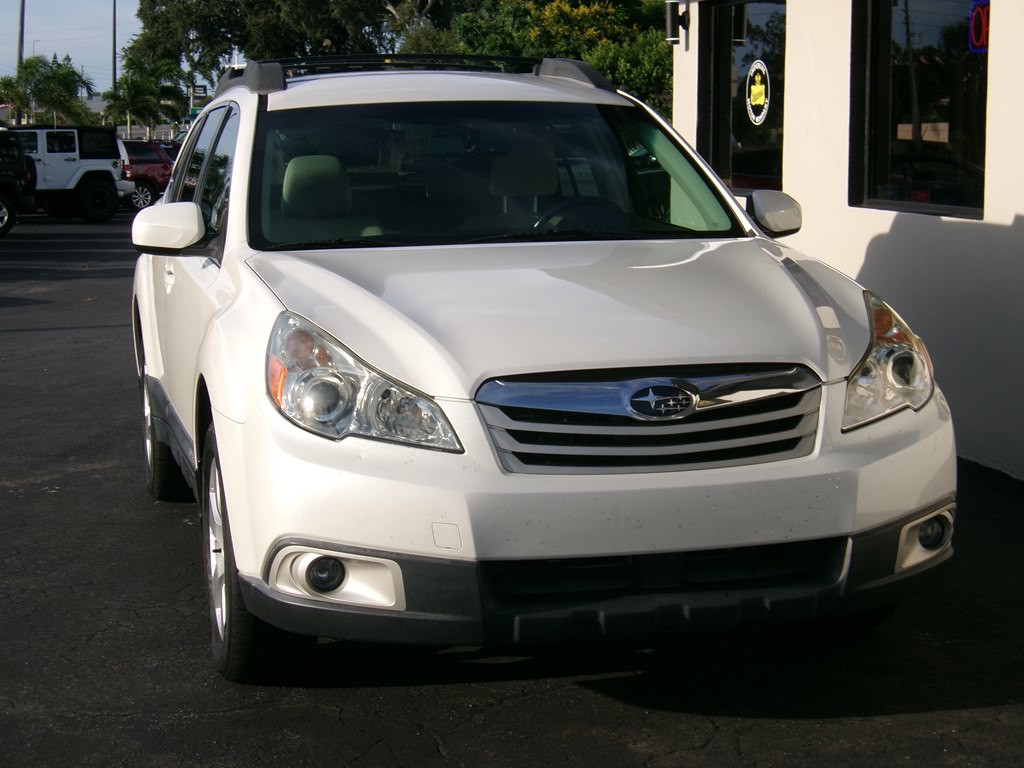 2011 Subaru Outback Image 7