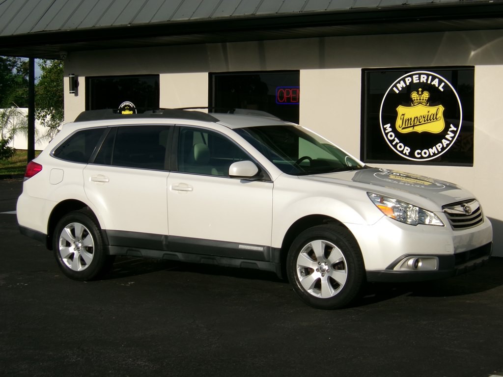2011 Subaru Outback Image 11