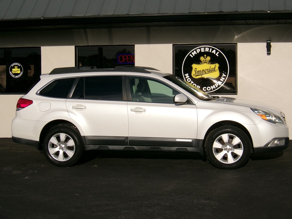 2011 Subaru Outback Image 13