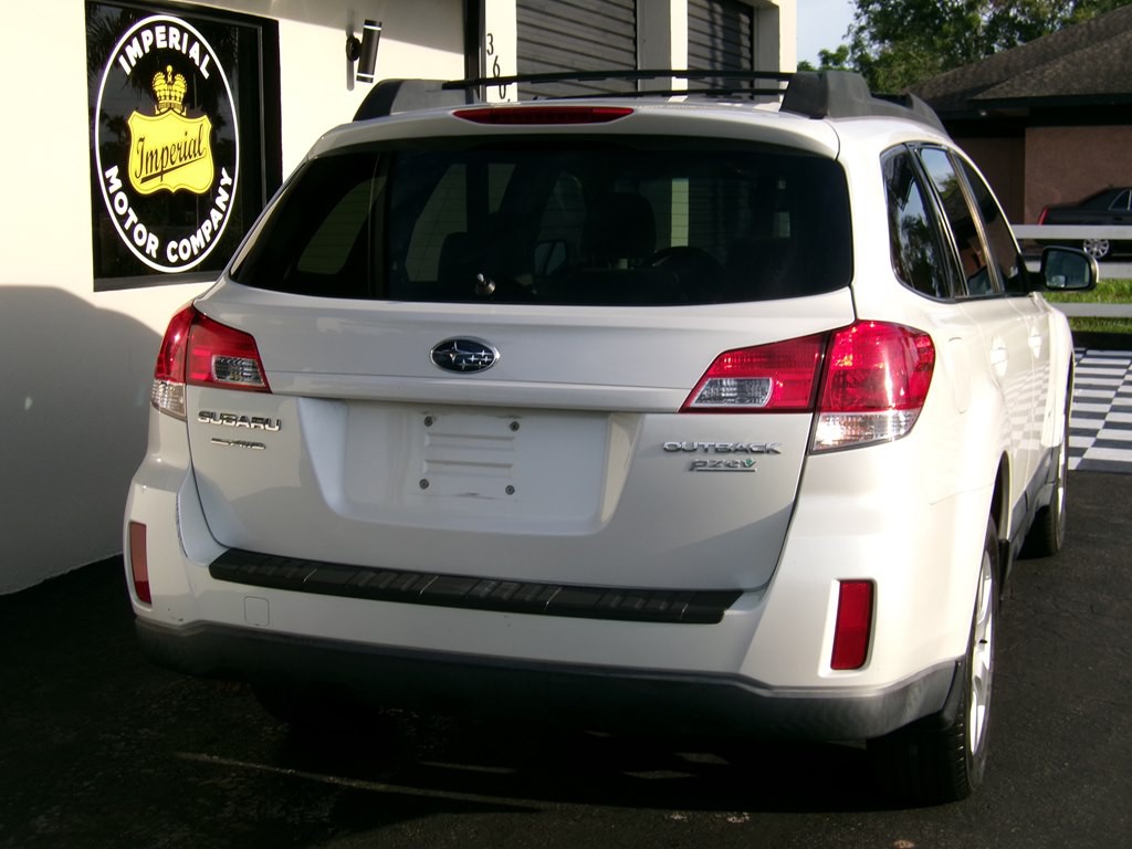 2011 Subaru Outback Image 20