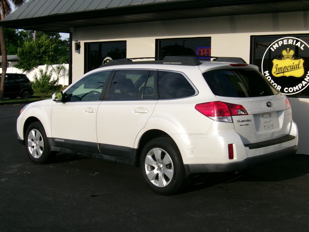 2011 Subaru Outback Image 25
