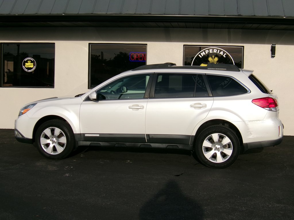 2011 Subaru Outback Image 28