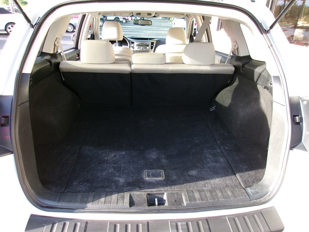2011 Subaru Outback Image 44