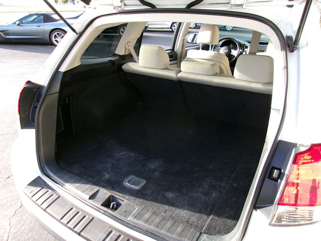 2011 Subaru Outback Image 45