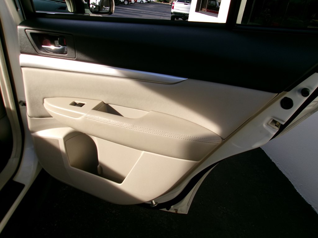 2011 Subaru Outback Image 56