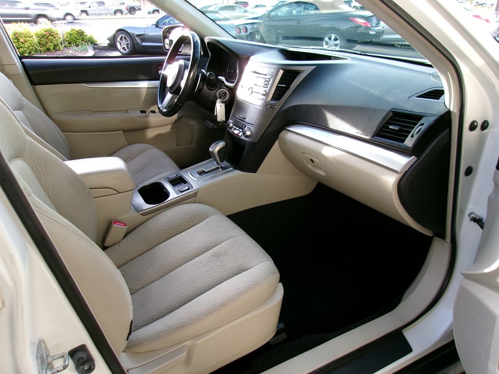 2011 Subaru Outback Image 58