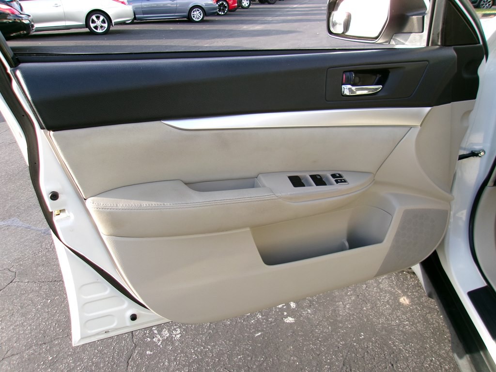 2011 Subaru Outback Image 60