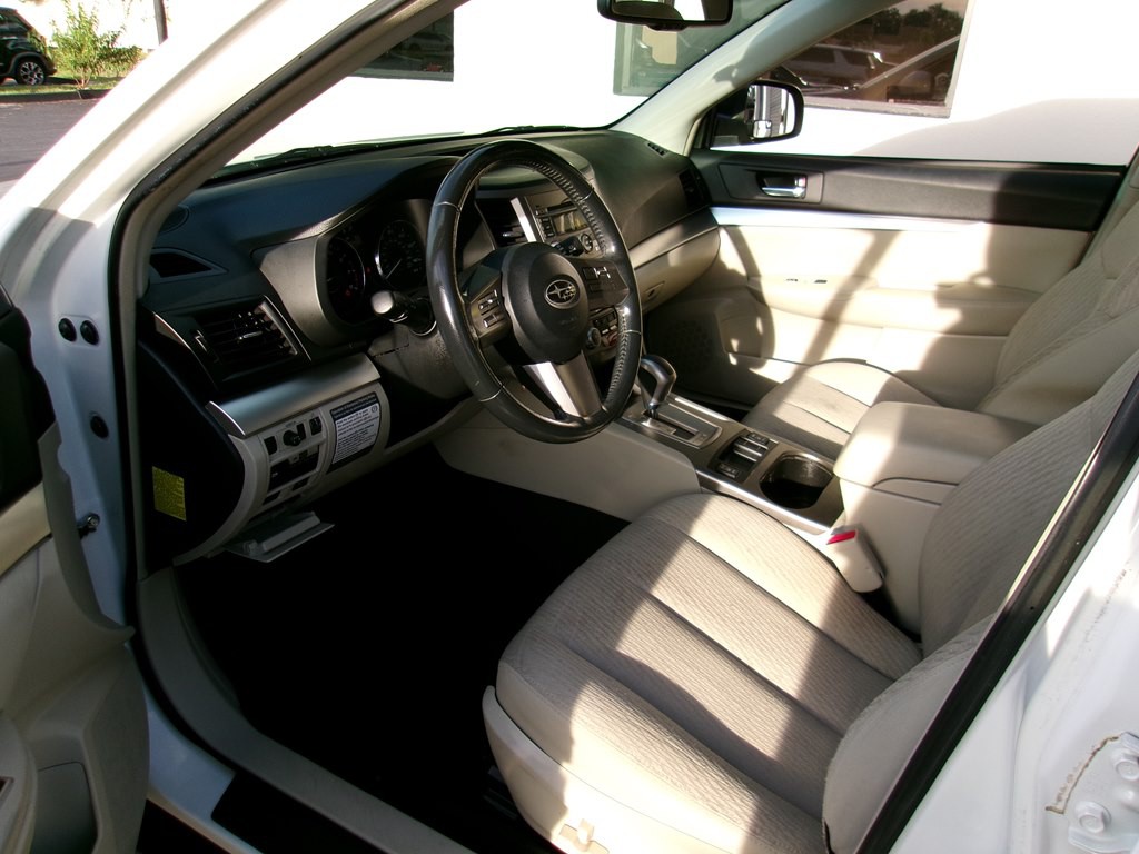 2011 Subaru Outback Image 63