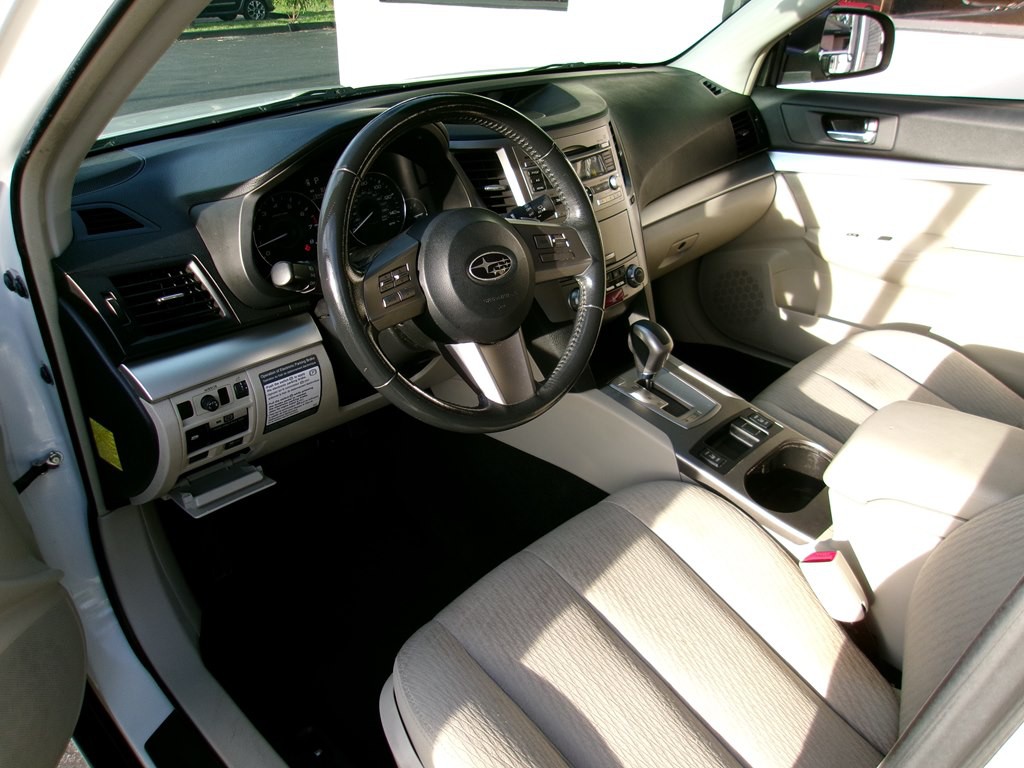 2011 Subaru Outback Image 64