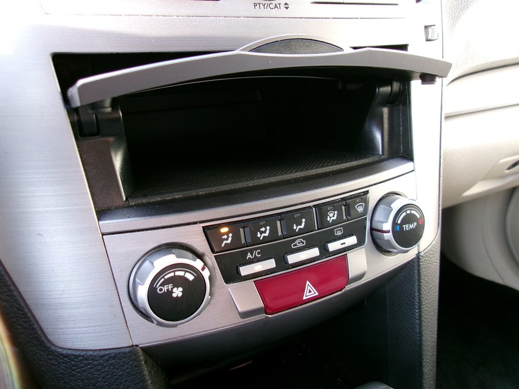 2011 Subaru Outback Image 74