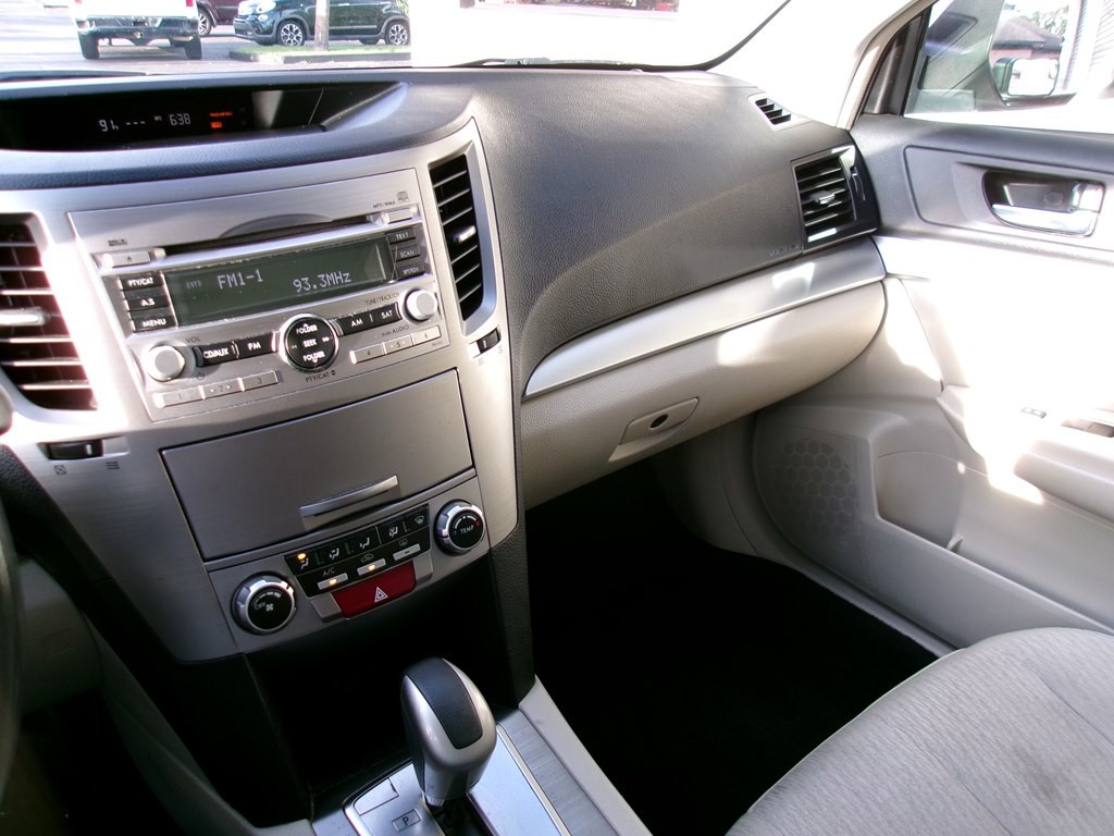 2011 Subaru Outback Image 77
