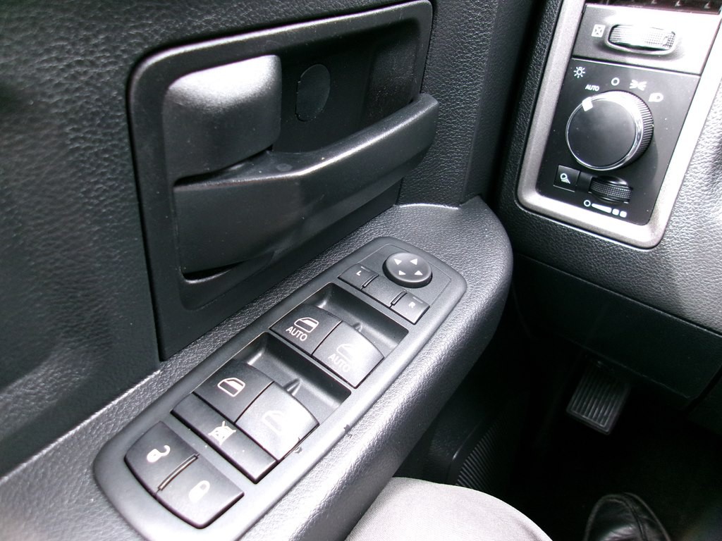 2016 RAM 1500 Image 75