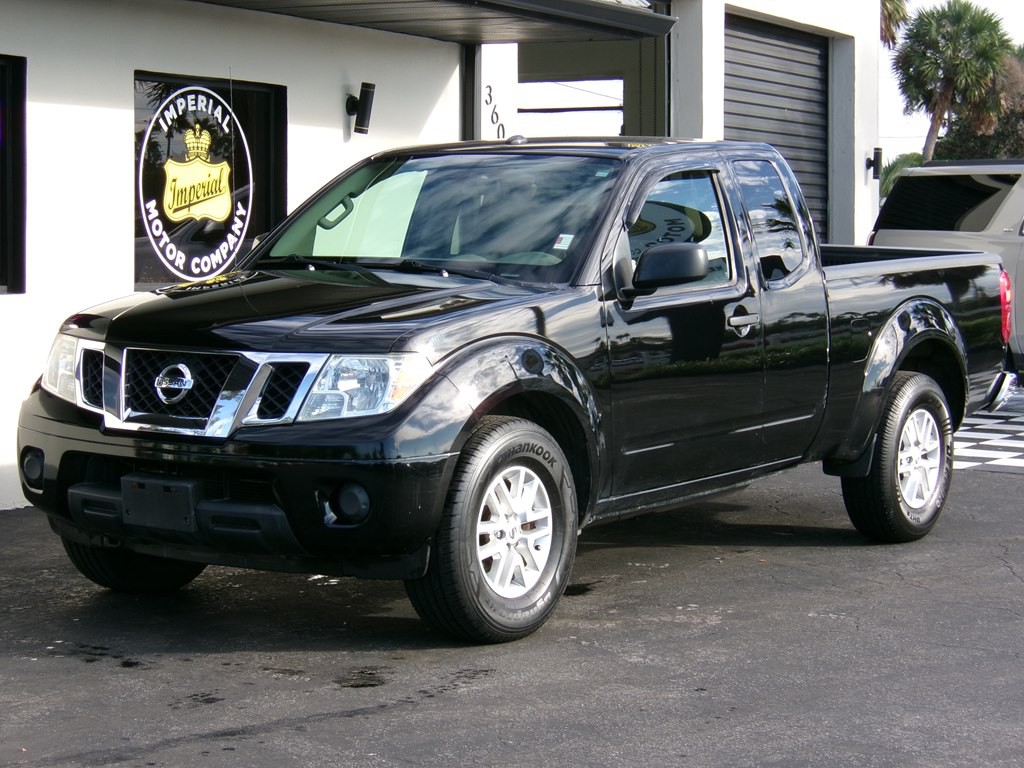 2015 Nissan Frontier Image 2