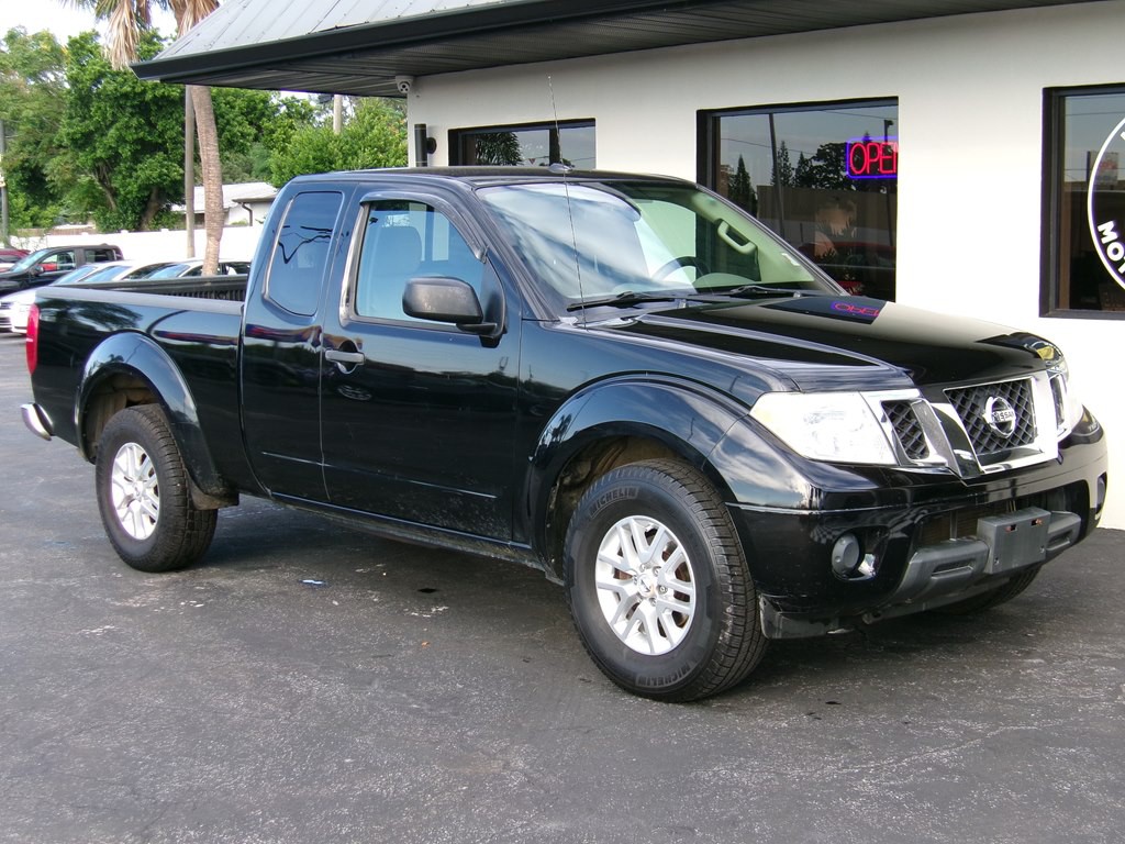 2015 Nissan Frontier Image 9