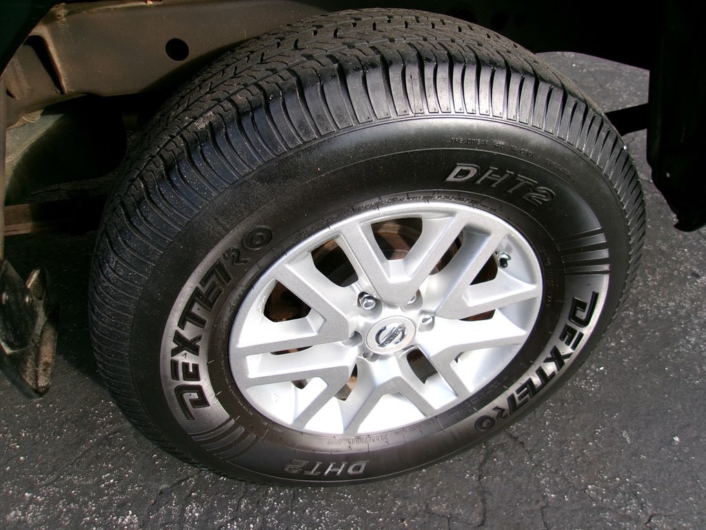 2015 Nissan Frontier Image 32
