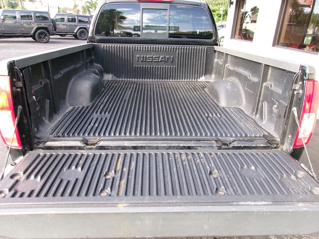 2015 Nissan Frontier Image 41