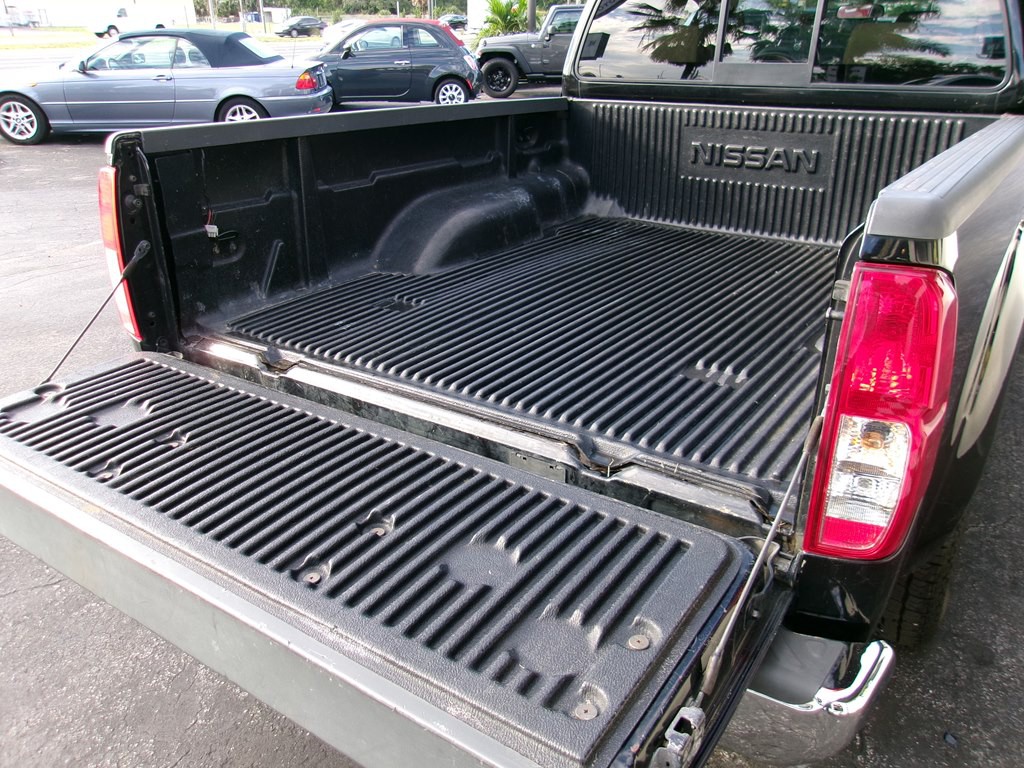 2015 Nissan Frontier Image 42