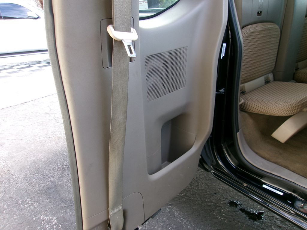 2015 Nissan Frontier Image 43