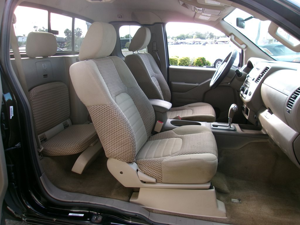 2015 Nissan Frontier Image 45