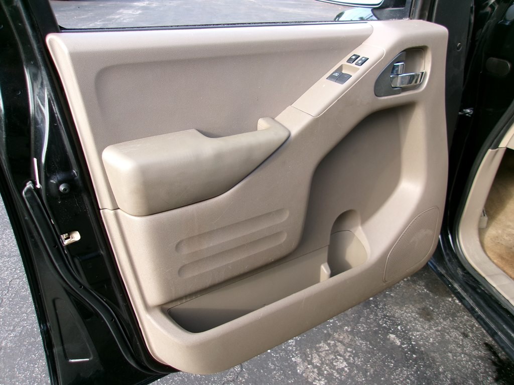 2015 Nissan Frontier Image 50