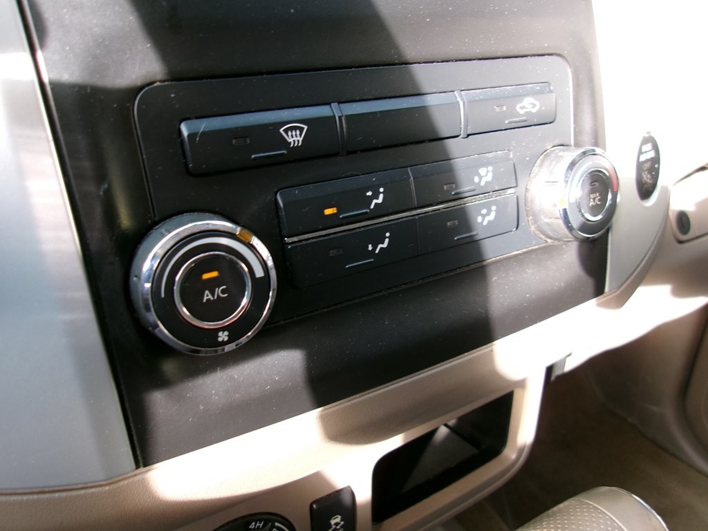 2015 Nissan Frontier Image 65