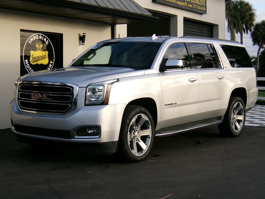 2019 GMC Yukon Image 2