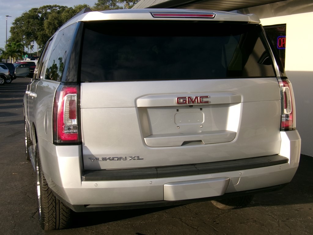 2019 GMC Yukon Image 24