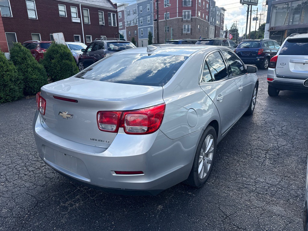 2016 Chevrolet Malibu Image 3