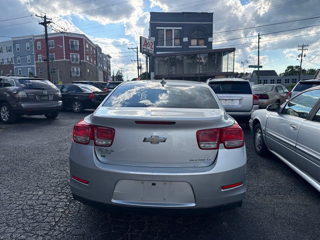 2016 Chevrolet Malibu Image 4