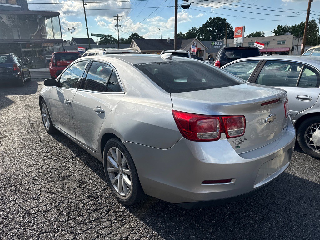 2016 Chevrolet Malibu Image 5