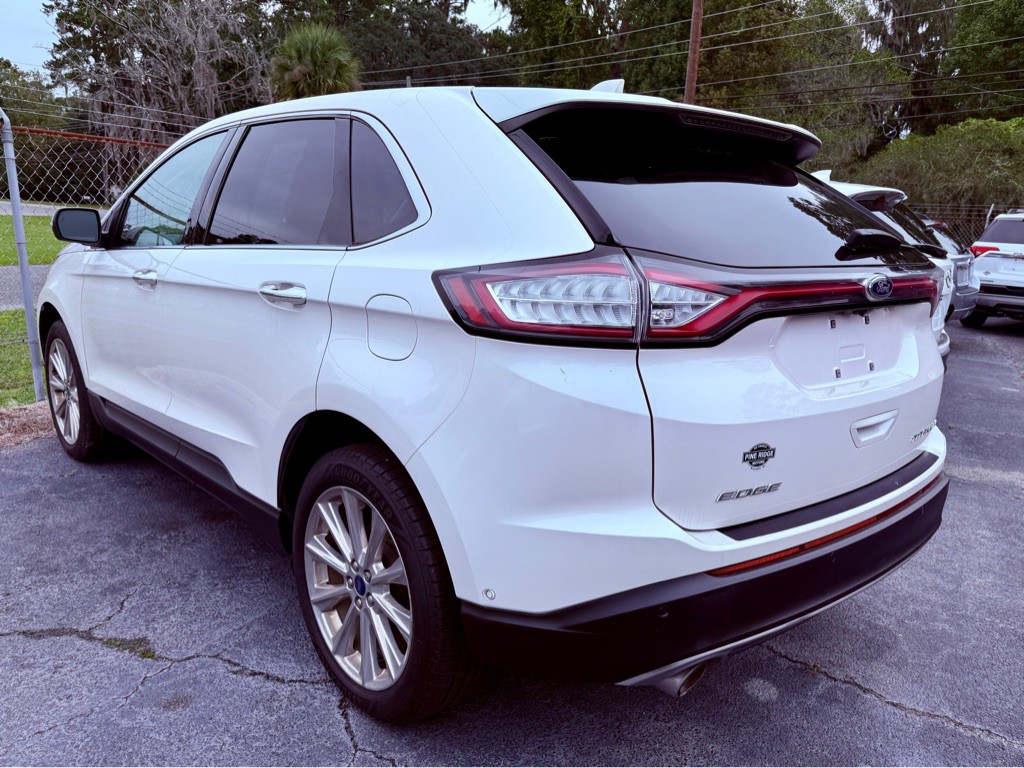 2017 Ford Edge Image 2