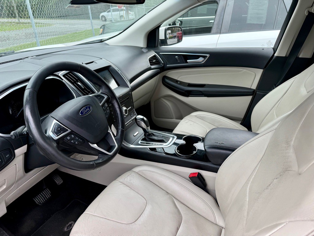 2017 Ford Edge Image 3