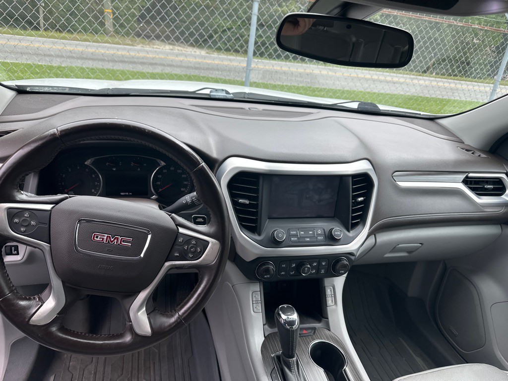 2017 GMC Acadia Image 3