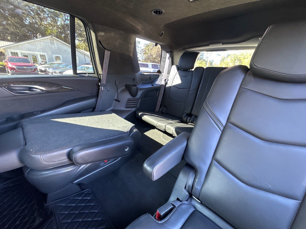 2015 Cadillac Escalade Image 4