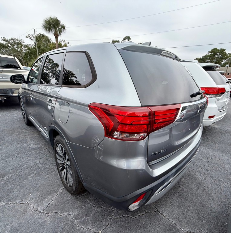 2019 Mitsubishi Outlander Image 4