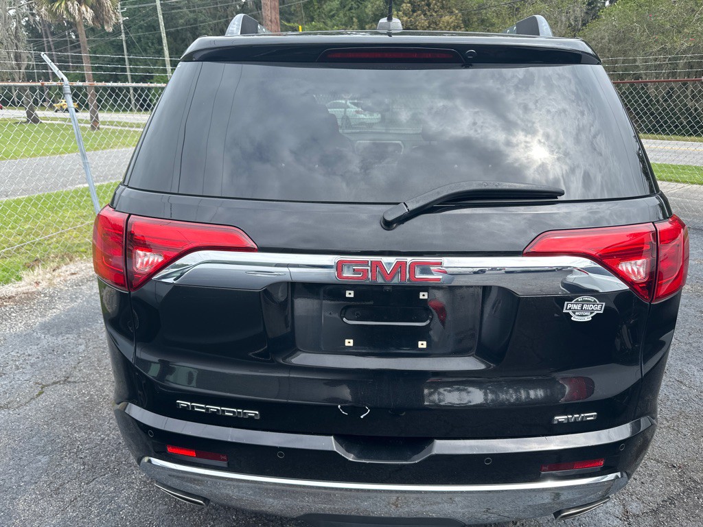 2017 GMC Acadia Image 4