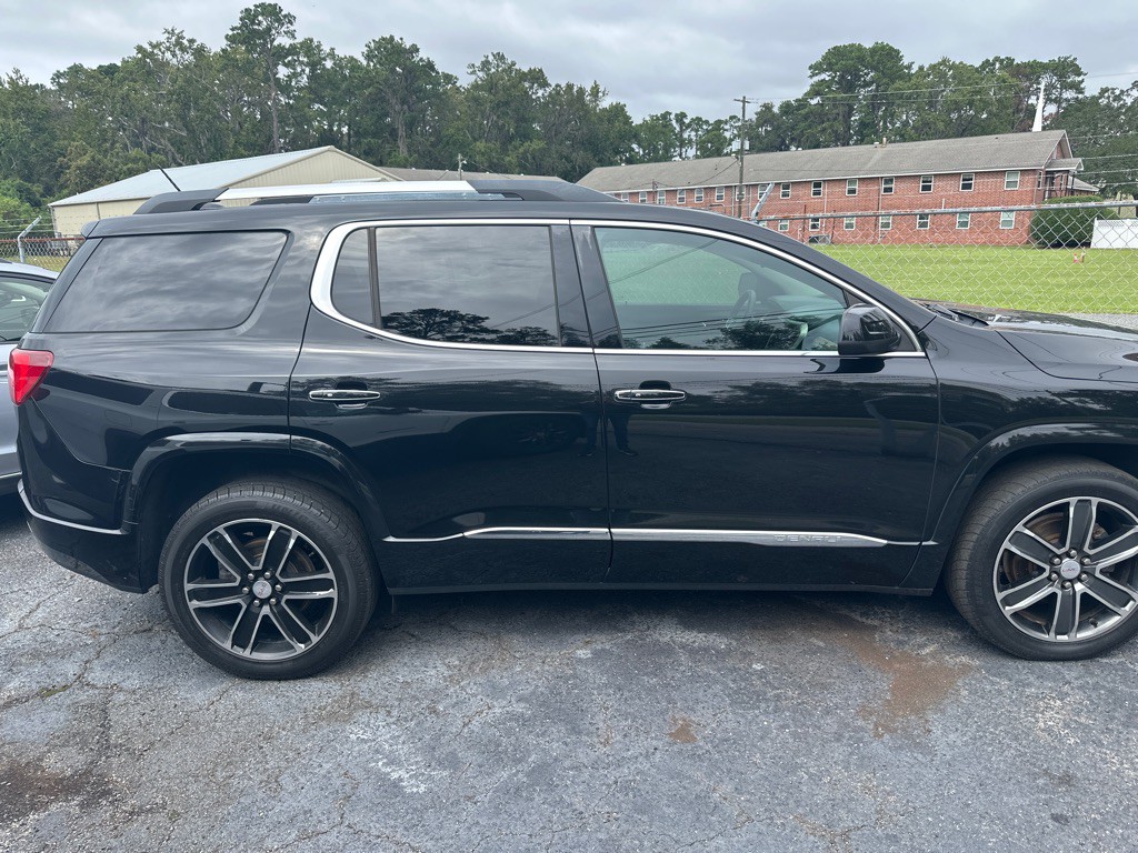 2017 GMC Acadia Image 6
