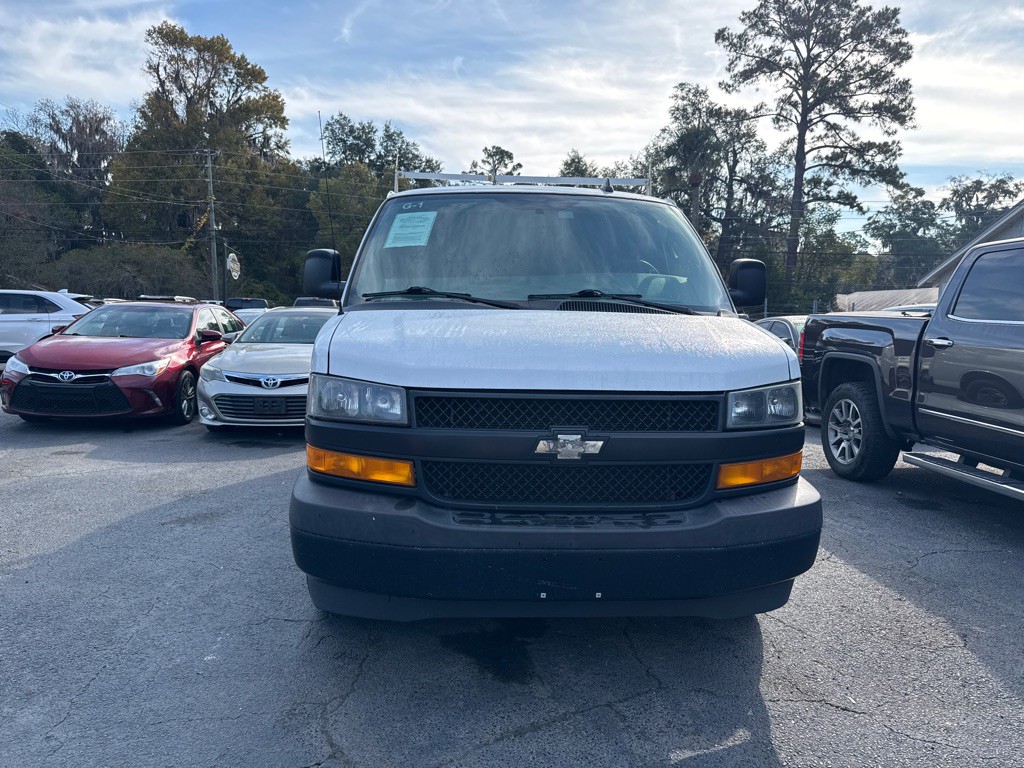 2018 Chevrolet Express Image 2