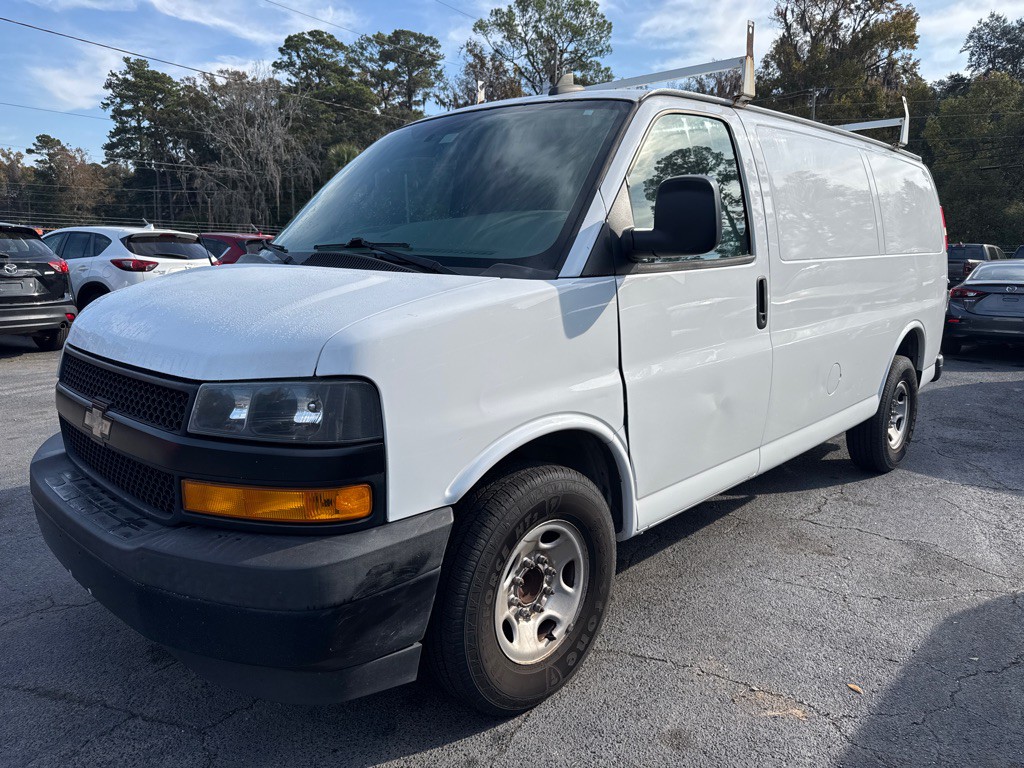 2018 Chevrolet Express Image 3