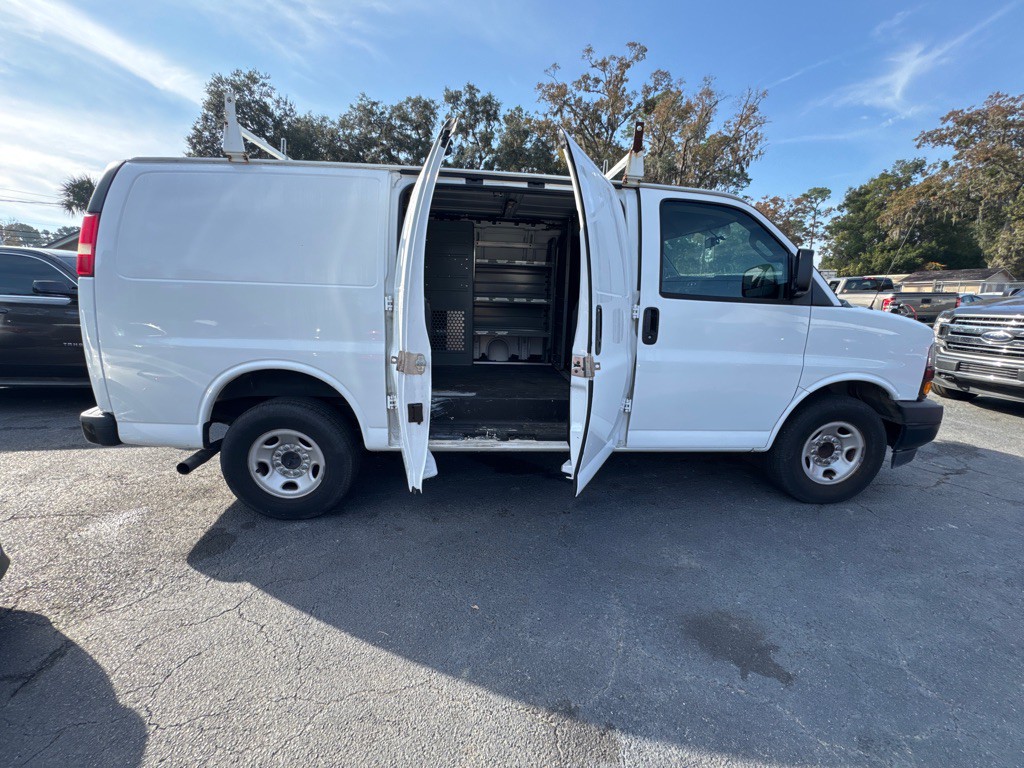 2018 Chevrolet Express Image 4