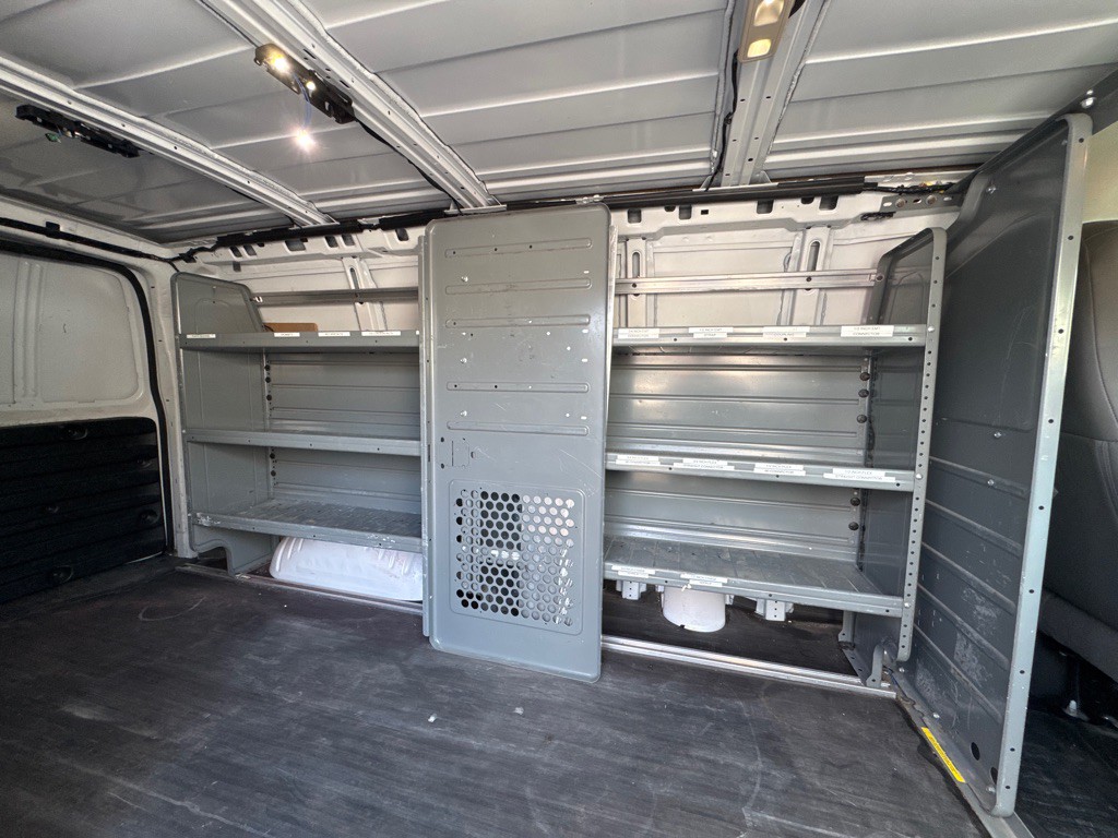 2018 Chevrolet Express Image 5