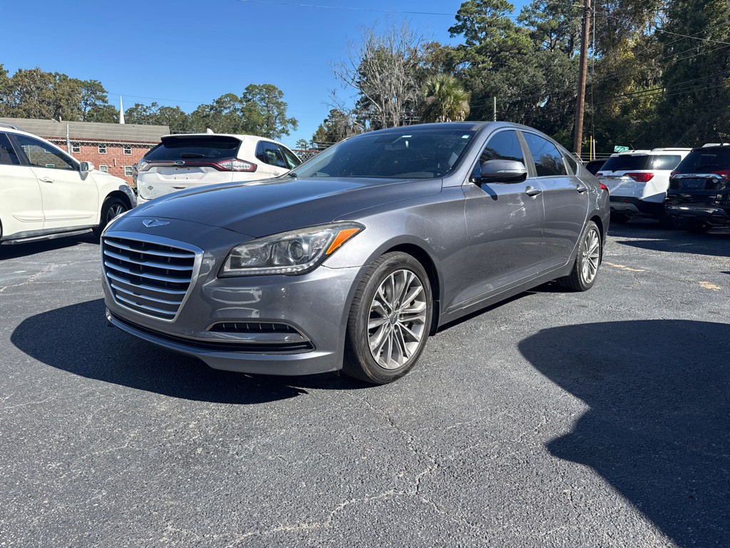 2015 Hyundai Genesis Image 1