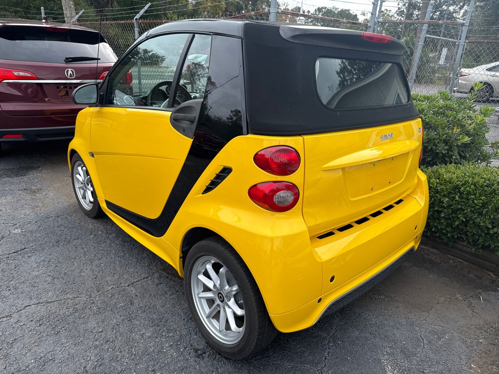2015 smart fortwo Image 3