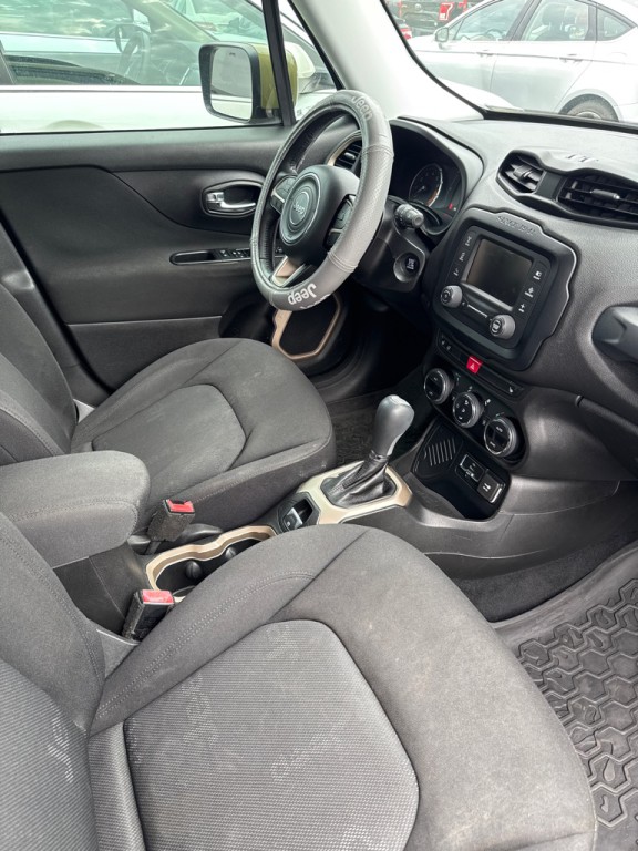 2015 Jeep Renegade Image 6