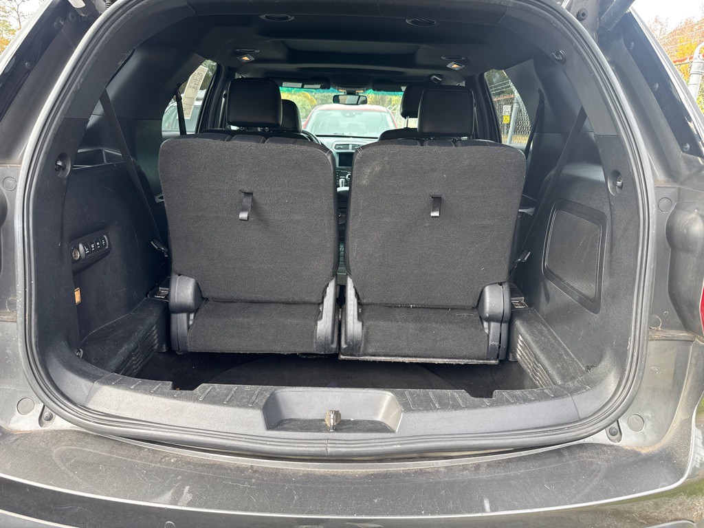 2017 Ford Explorer Image 4