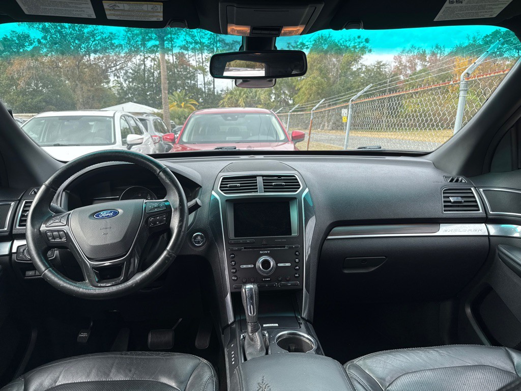 2017 Ford Explorer Image 5